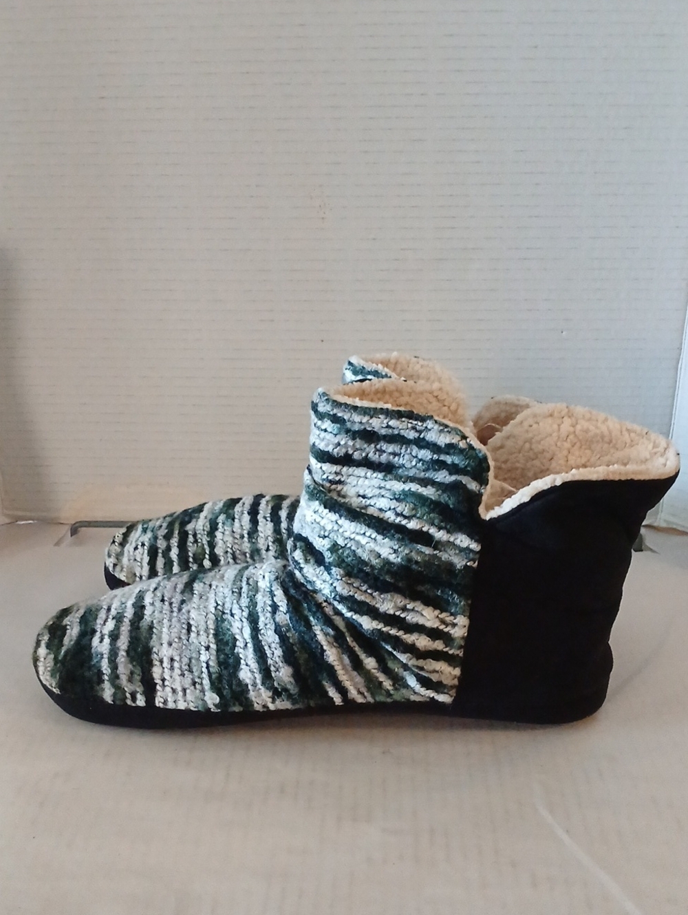 Dearforms Cozy Gray Black  Striped Sherpa-Lined Women's Slippers